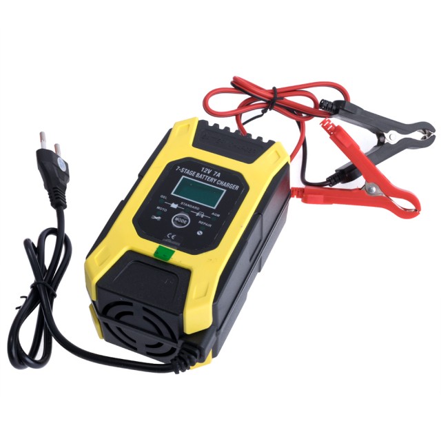 Автоматическое зарядное устройство для 12В автомобильных аккумуляторов, FOXSUR FBC1207D (7A)