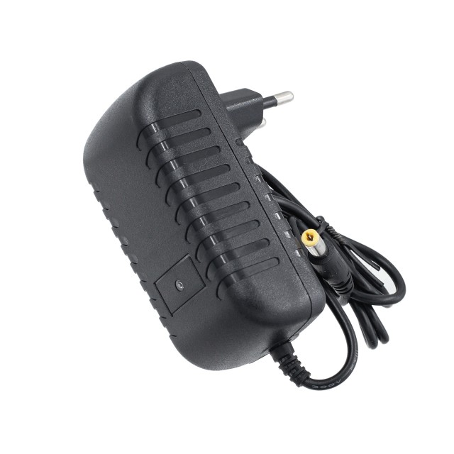 Блок питания для Li-ion аккумулятора 12.6V 2A - 5.5x2.1mm