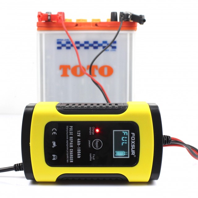 Автоматическое зарядное устройство для 12В автомобильных аккумуляторов, FOXSUR FBC1205D (5A)